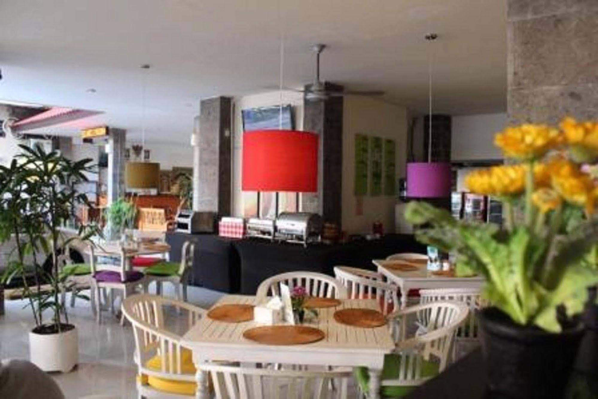 Hotel Karthi Kuta Kuta Lombok Eksteriør bilde